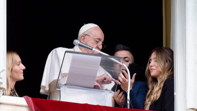 Pope Francis registers for World Yout...