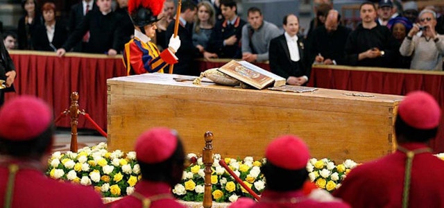 ¿Qué sucederá en el Vaticano tras el fallecimiento de Benedicto XVI?