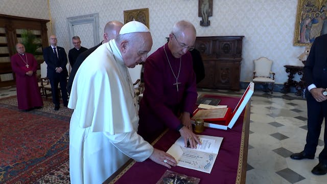 Líder anglicano regala al Papa 20 cur...