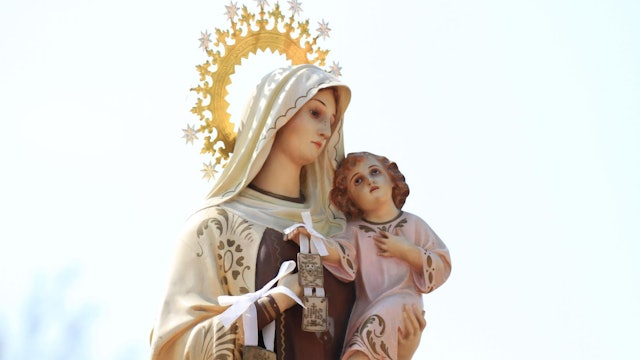 The worldwide Marian devotion shared by Popes