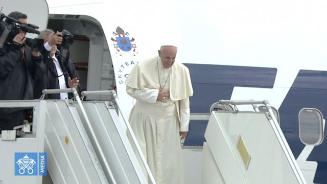 Pope Francis bids farewell to Romania...