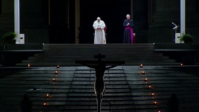 Papa reza un emotivo Vía Crucis con t...