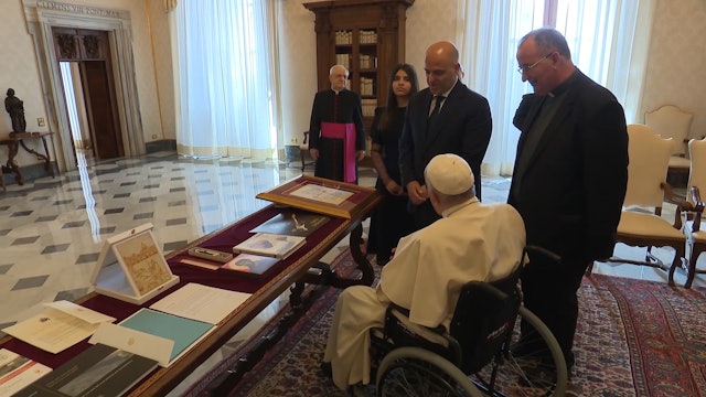  Pope Francis receives special gift from Bulgarian president 