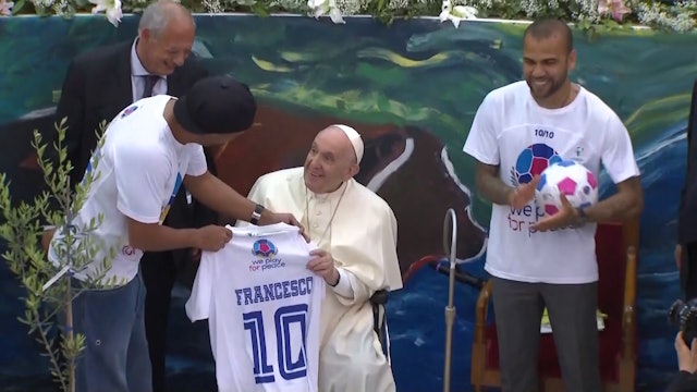 Ronaldinho and other soccer stars launch friendly match for peace 