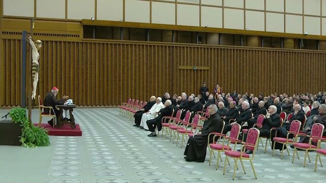 Roman Curia claps for Pope Francis' 8...