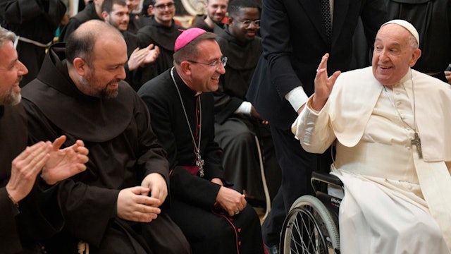 Pope celebrates anniversary of St. Francis receiving Jesus' wounds with friars