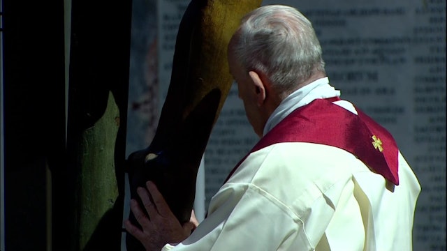 Viernes Santo en cuarentena: Papa celebra la Pasión marcado por la pandemia