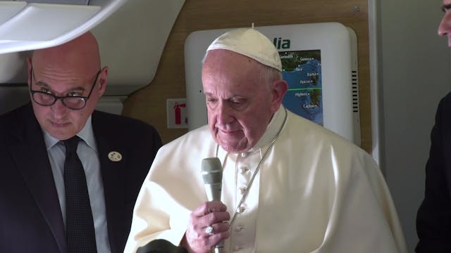 En el avión a Panamá: El Papa se emoc...