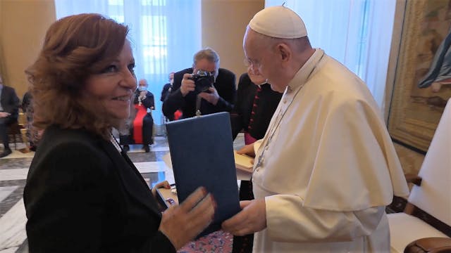 Pope Francis thanks journalists for g...