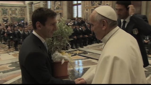 Pope Francis shares the joy of Italy ...