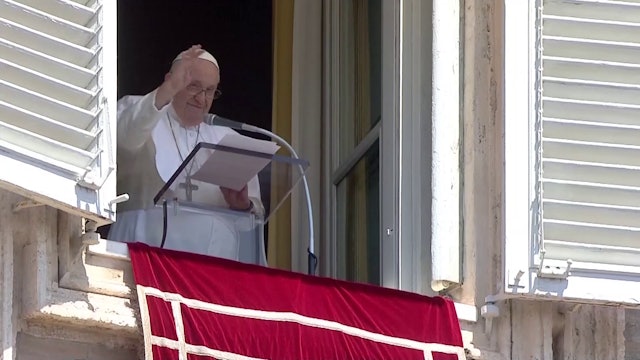 Pope Francis: living without a goal or purpose “crushes” life 