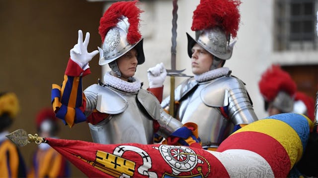 El lunes 34 nuevos guardias suizos ju...