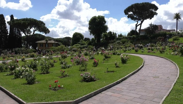Rome's great garden with 1,100 specimens of roses