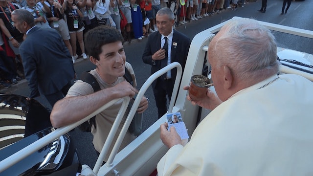 Meet the young Argentine who gave the Pope mate and mother's prayer card at WYD