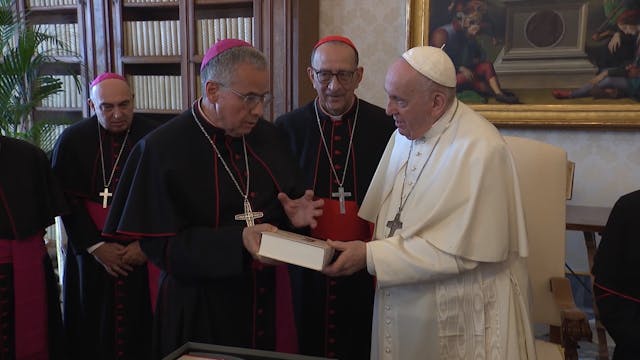Obispos españoles presentan al Papa s...