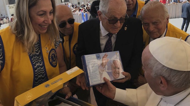 El Papa saluda a Los Leones para agradecer su ayuda en Ucrania 