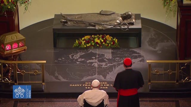 Francisco reza ante tumba del primer ...