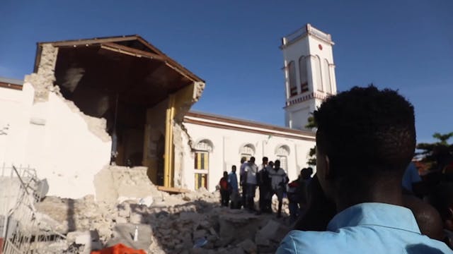 Francisco reza por Haití: Pobre país,...