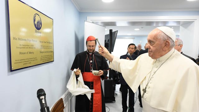 Francisco inaugura la 'Casa de la Mis...