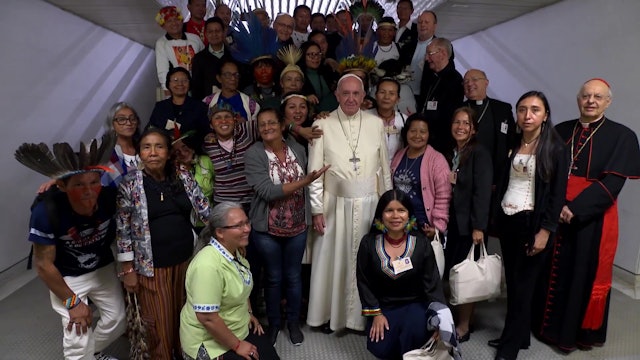 Pope meets with indigenous leaders in Vatican