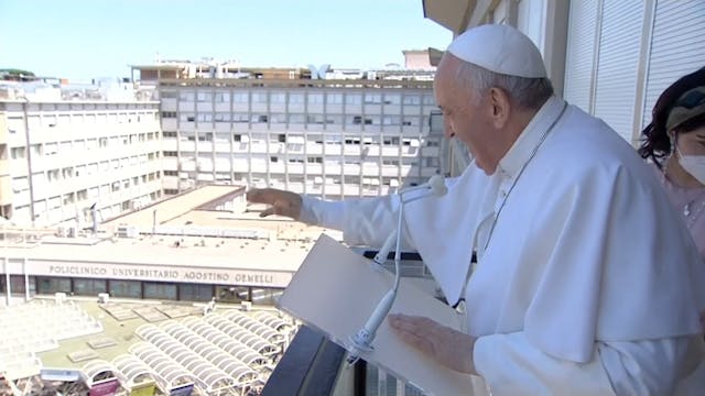 Julio de 2021: Operan al Papa