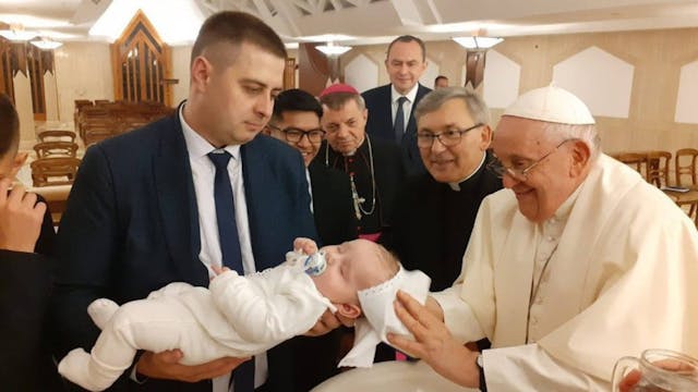 Pope Francis baptizes three-month-old...