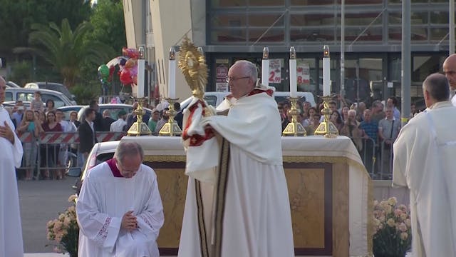 Pope Francis celebrates Corpus Christ...