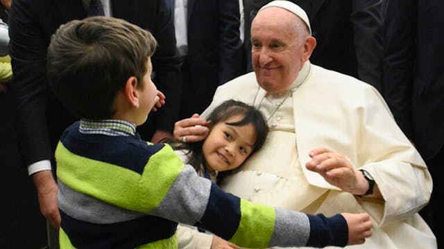 El papa invita a los niños al Vatican...