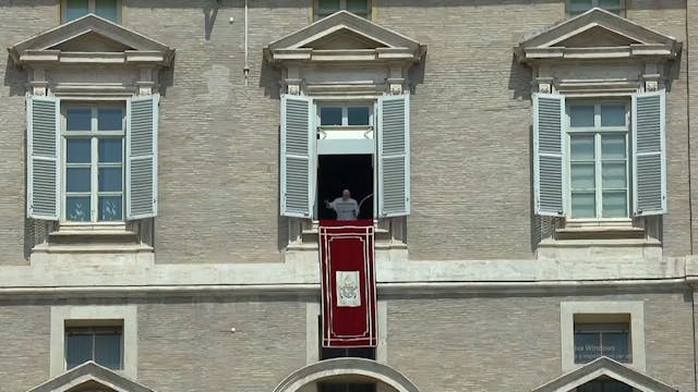 El Papa reza el Ángelus en la Asunció...