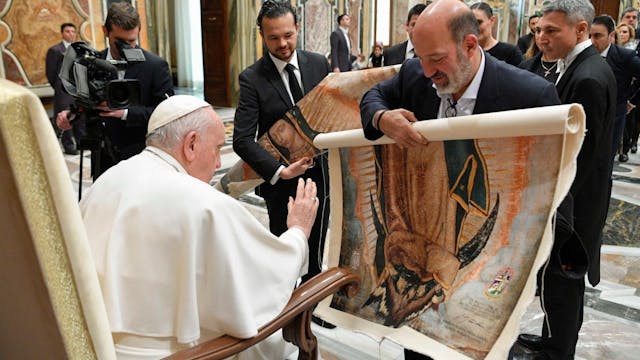 Pope Francis greets businessmen from ...