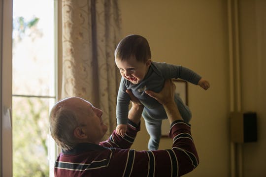 6000 abuelos y nietos se reunirán con...