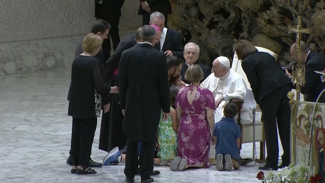 Emoción entre familias neocatecumenales que recibieron la bendición del Papa