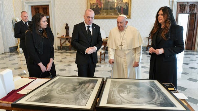 Francisco retoma su actividad con una...