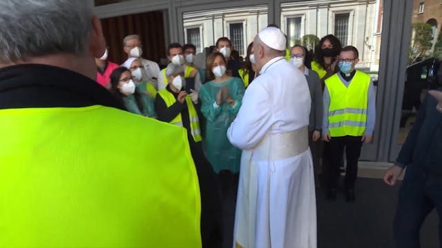 Vaticano sugiere que Francisco y Bene...