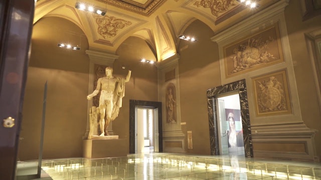 Reabren el icónico Palacio Napoleón en el centro de Roma