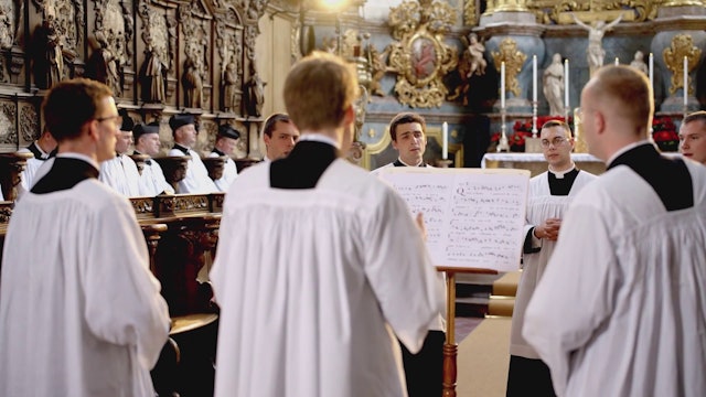 Seminaristas graban álbum navideño en una abadía del siglo XII