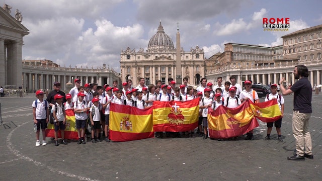 El coro de los Seises de Toledo canta para el papa después de audiencia general