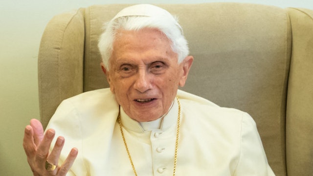 Vatican Press Office Director: Pope emeritus is “absolutely lucid and alert”