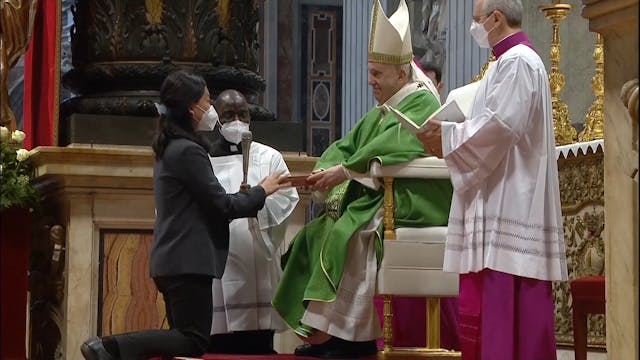 Pope Francis presents new rite to ins...