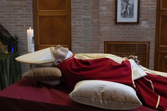 First photos of Pope Benedict XVI lyi...