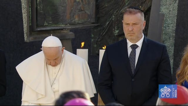 Pope with Holocaust survivors: All fa...