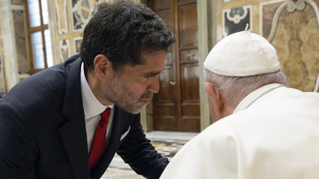 Eduardo Verástegui pide al papa que b...