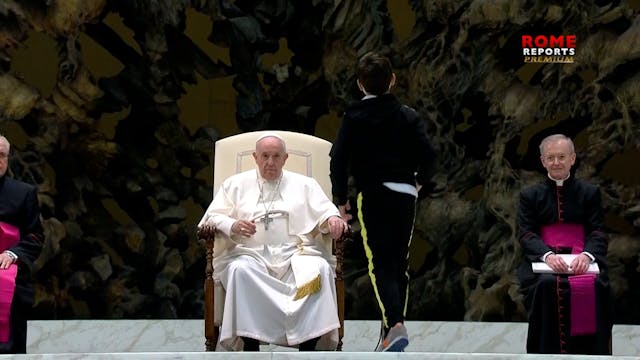 Pope Francis says children offer an e...