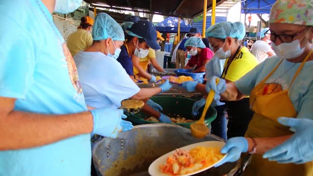 Caritas Venezuela distributes meals d...