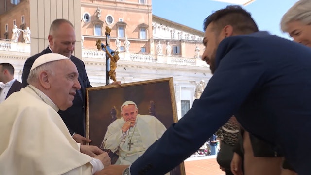 Promise to deceased friend fulfilled: painter's image presented to Pope Francis