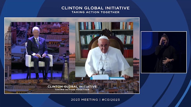 Pope with Clinton: “Let us think of the eyes of children in refugee camps”