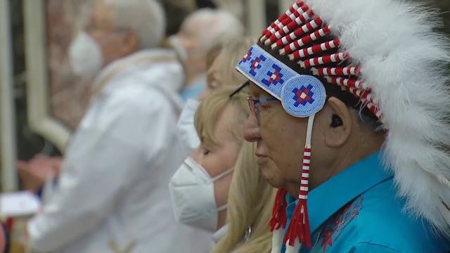 Inuit delegation sings Our Father in ...