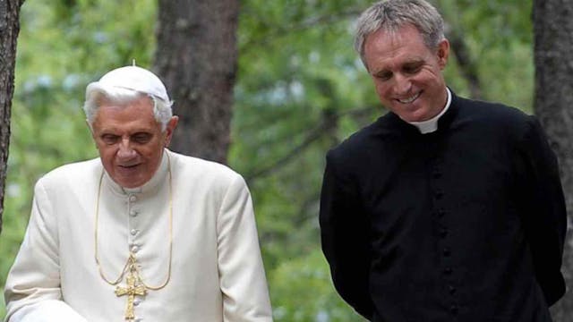 El secretario de Benedicto XVI aclara...