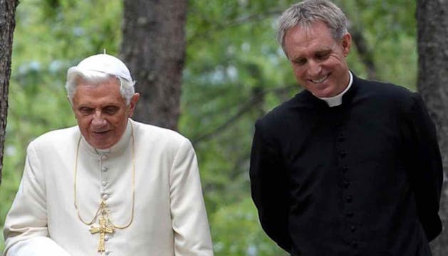 El secretario de Benedicto XVI aclara...