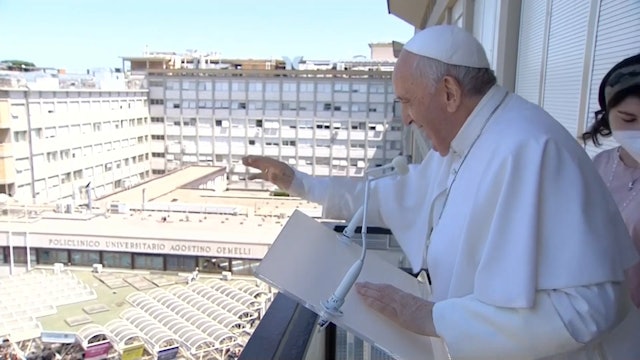 What major operations has Pope Francis had throughout his life?
